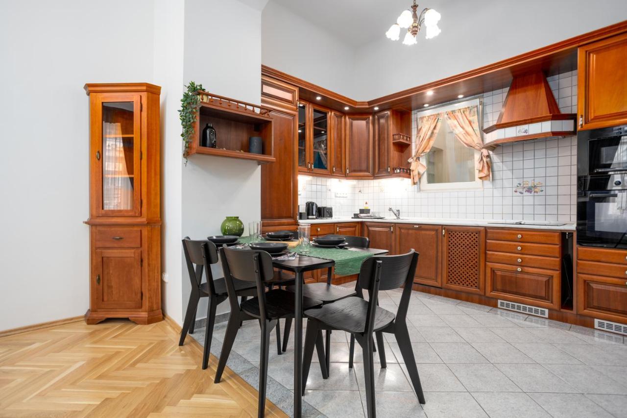 Emerald Suite With Free Parking Budapest Exterior photo
